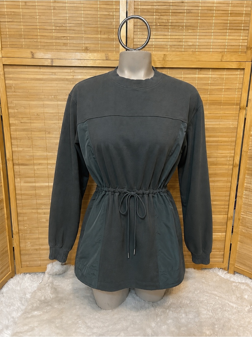 ATHLETA Triumph Hybrid Crewneck Sweatshirt  | Bali Green shirt woman’s XS